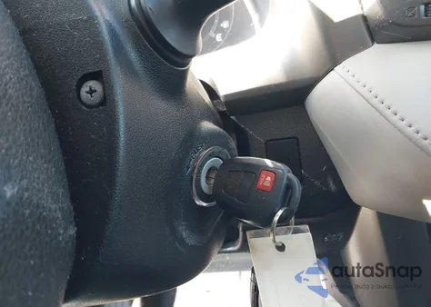 2015 Toyota Rav4 Xle z USA, uszkodzony, nr VIN JTMRFREV5FD153859